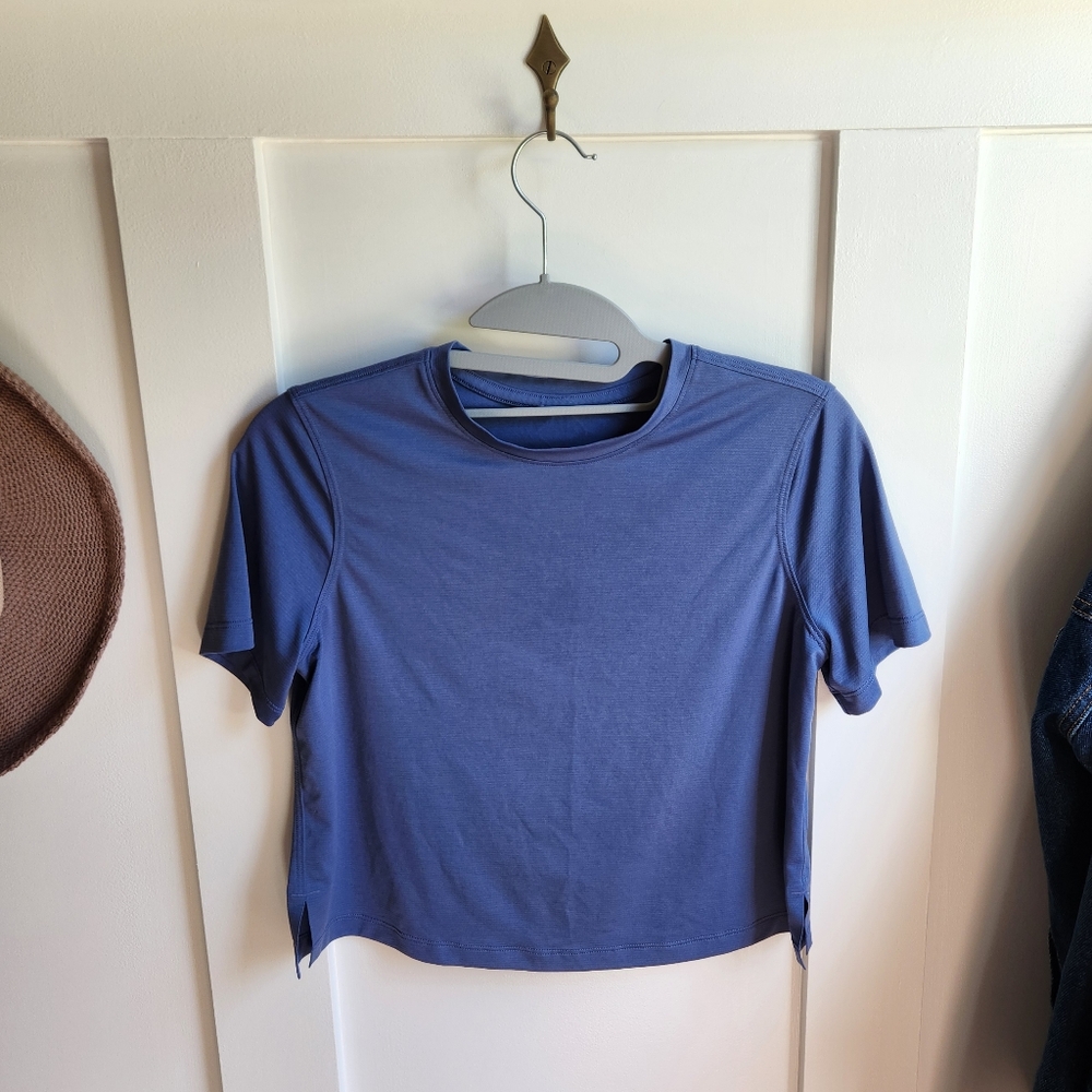 Lululemon Short Sleeved Cropped Tee